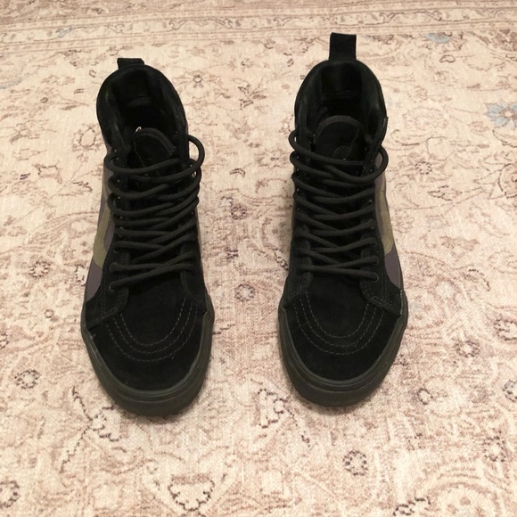 Vans MTE size 8 high top black and green shoes - Picture 2 of 6